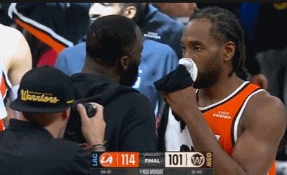 开云品牌门户-场下是朋友！赛后小卡&amp;加兰分别与追梦拥抱聊天 小卡还与库里交谈