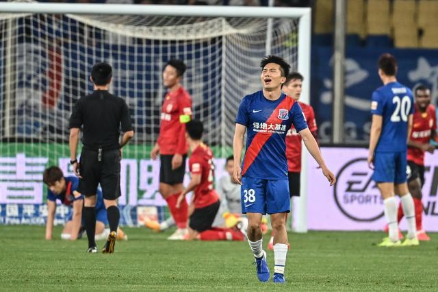 开云服务平台-【中超阶段总结】夺冠大热挠头 小球队生存空间扩展